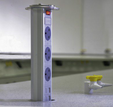 Electric pop up socket