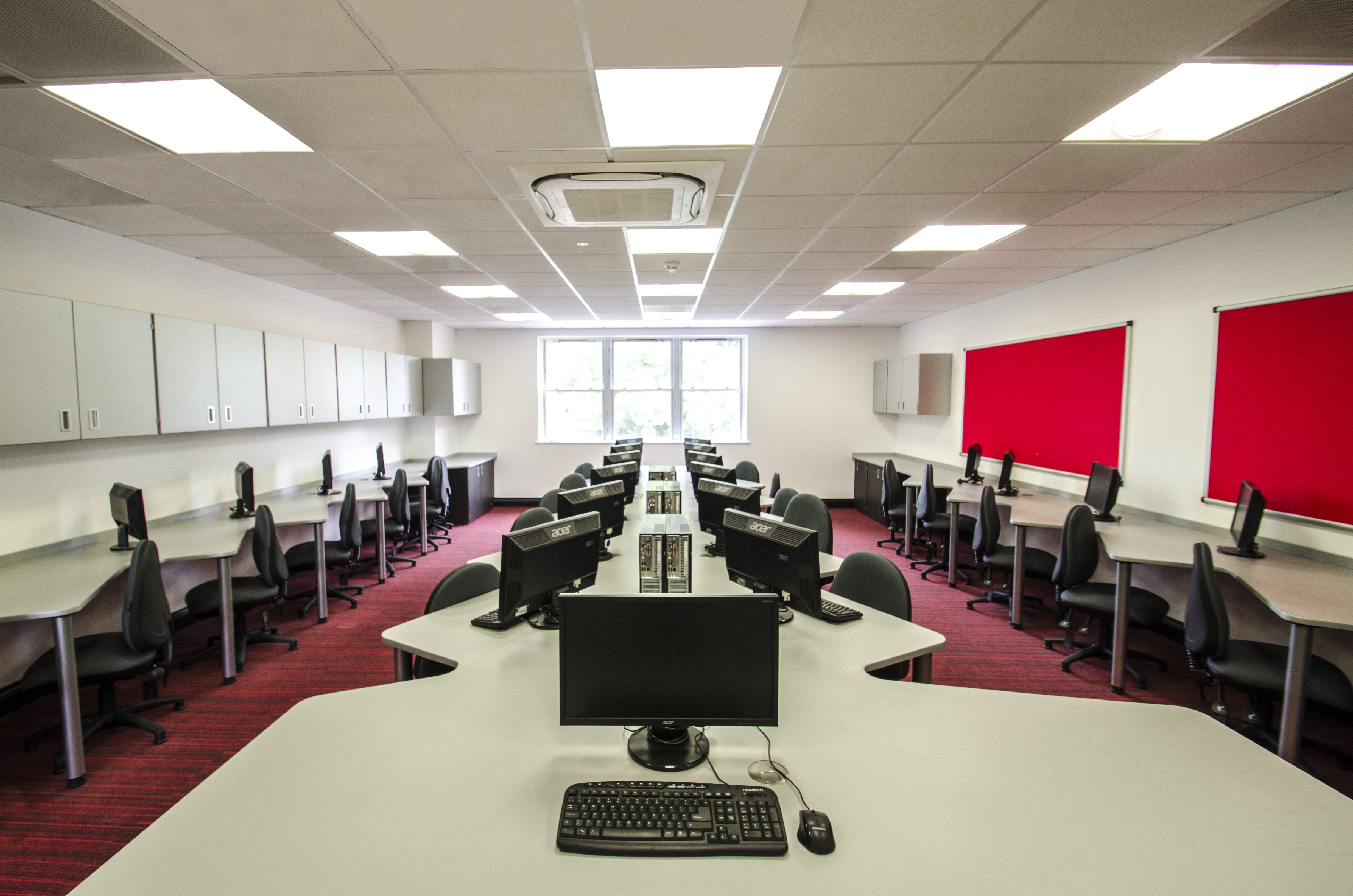 Clayesmore School ICT Suite