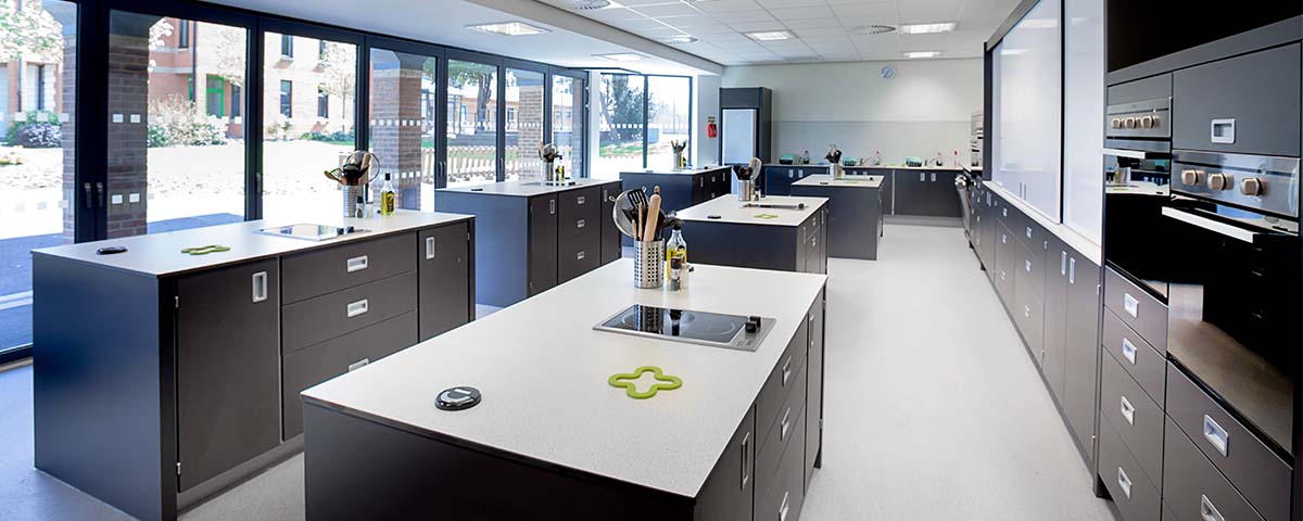 Dulwich prep school Food Technology room image